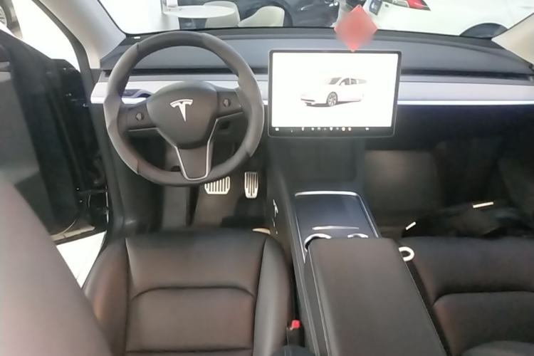 Used Tesla Model Y 2024 Rear-Wheel-Drive Version Center Console