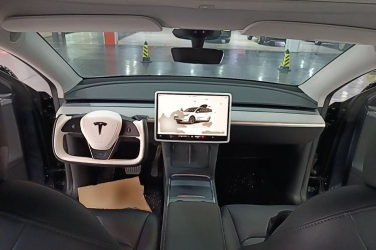 Used Tesla Model Y 2024 Rear-Wheel-Drive Version Center Console