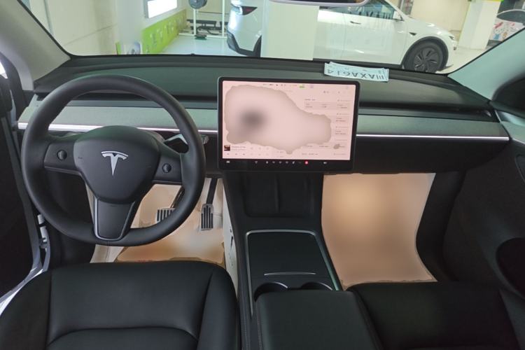 Used Tesla Model Y 2024 Rear-Wheel-Drive Version Center Console