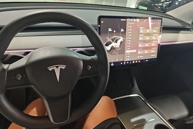 Used Tesla Model Y 2024 Rear-Wheel-Drive Version Center Console