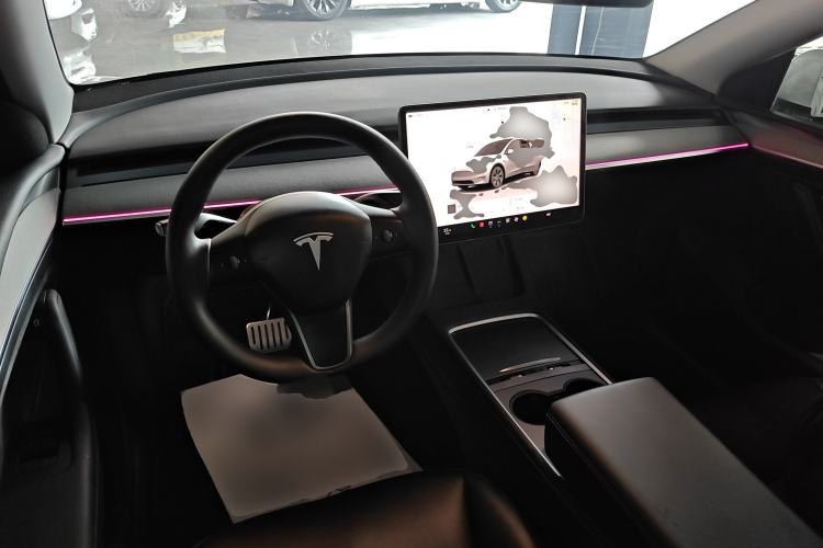 Used Tesla Model Y 2024 Rear-Wheel-Drive Version Center Console