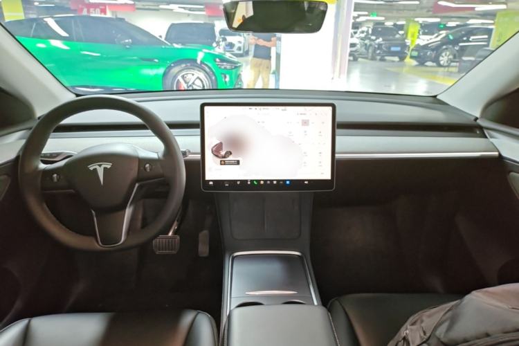 Used Tesla Model Y 2024 Rear-Wheel-Drive Version Center Console