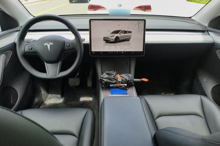 Used Tesla Model Y 2024 Long-Range All-Wheel-Drive Version Center Console