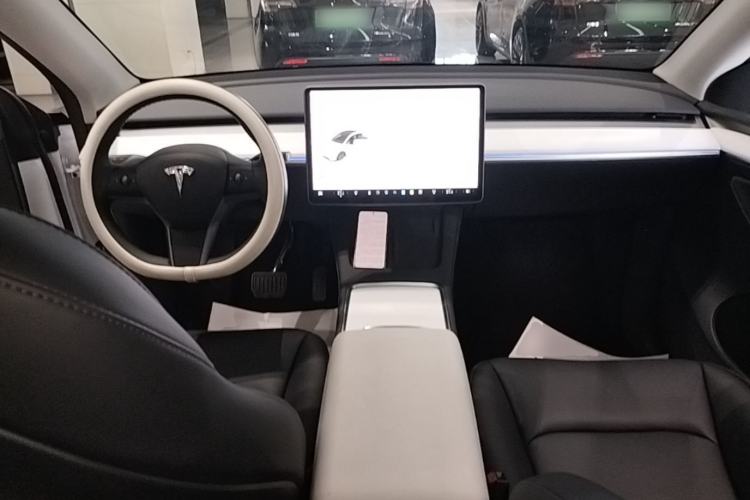 Used Tesla Model Y 2024 Rear-Wheel-Drive Version Center Console