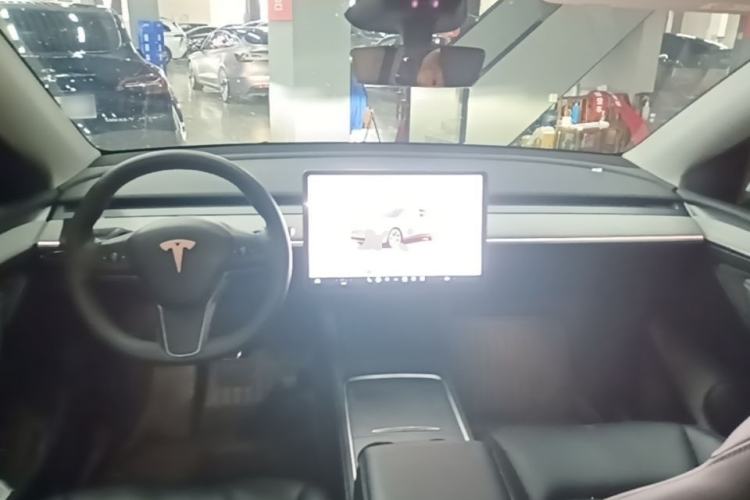 Used Tesla Model Y 2024 Rear-Wheel-Drive Version Center Console