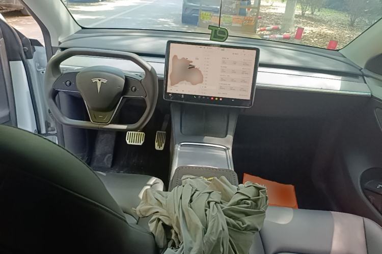 Used Tesla Model Y 2024 Rear-Wheel-Drive Version Center Console