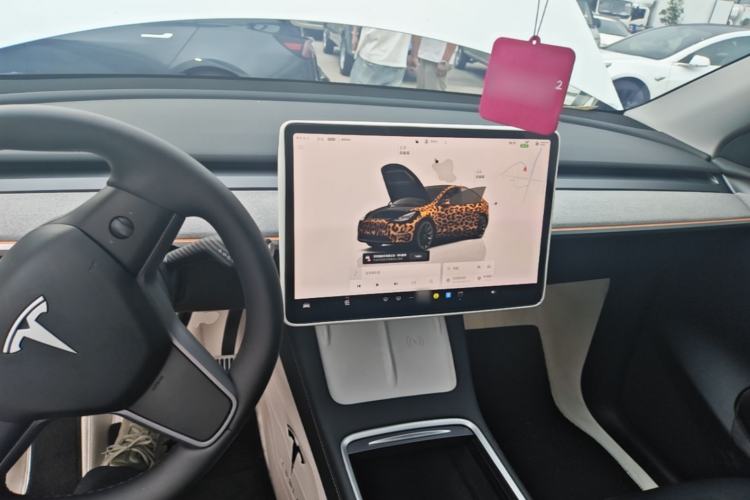 Used Tesla Model Y 2024 Rear-Wheel-Drive Version Center Console