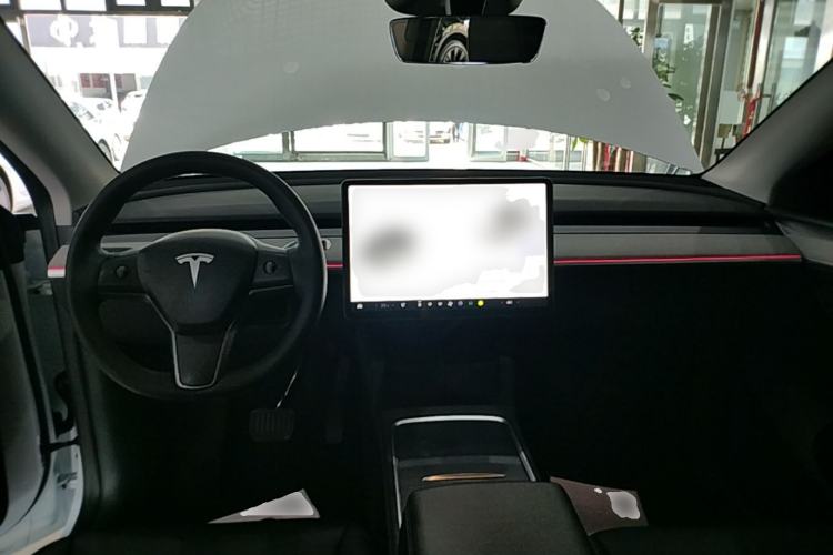 Used Tesla Model Y 2024 Long-Range All-Wheel-Drive Version Center Console