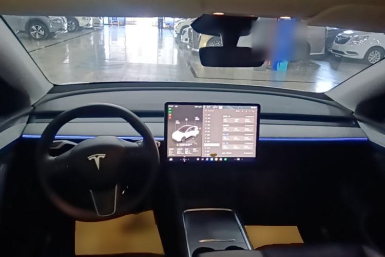 Used Tesla Model Y 2024 Rear-Wheel-Drive Version Center Console