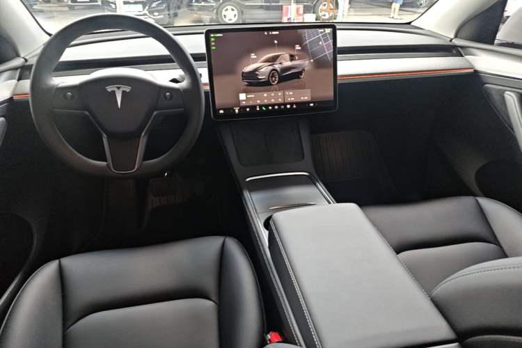 Used Tesla Model Y 2024 Long-Range All-Wheel-Drive Version Center Console