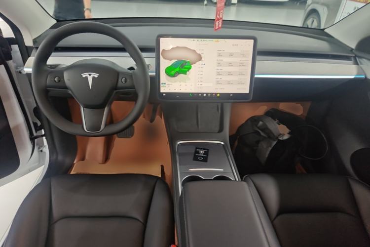 Used Tesla Model Y 2024 Long-Range All-Wheel-Drive Version Center Console