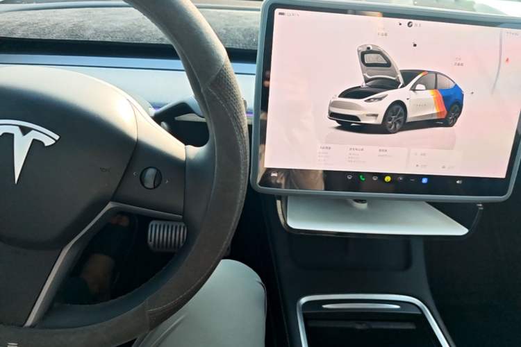 Used Tesla Model Y 2024 Rear-Wheel-Drive Version Center Console
