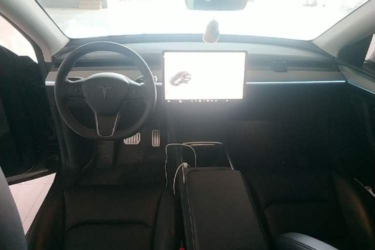 Used Tesla Model Y 2024 Rear-Wheel-Drive Version Center Console