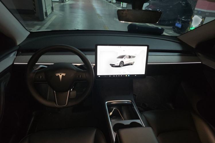 Used Tesla Model Y 2024 Long-Range All-Wheel-Drive Version Center Console