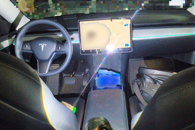 Used Tesla Model Y 2024 Rear-Wheel-Drive Version Center Console