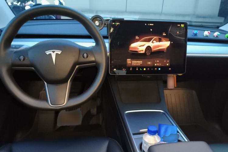 Used Tesla Model Y 2024 Rear-Wheel-Drive Version Center Console