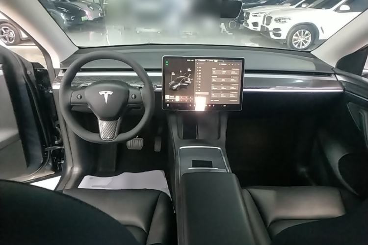 Used Tesla Model Y 2024 Rear-Wheel-Drive Version Center Console