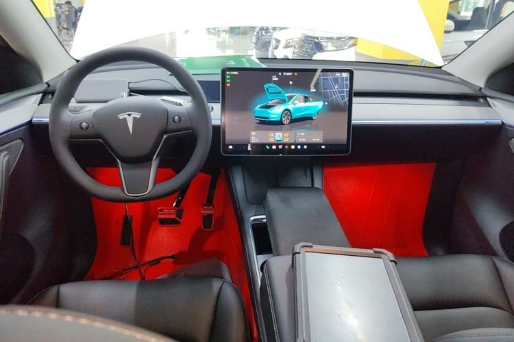 Used Tesla Model Y 2024 Rear-Wheel-Drive Version Center Console