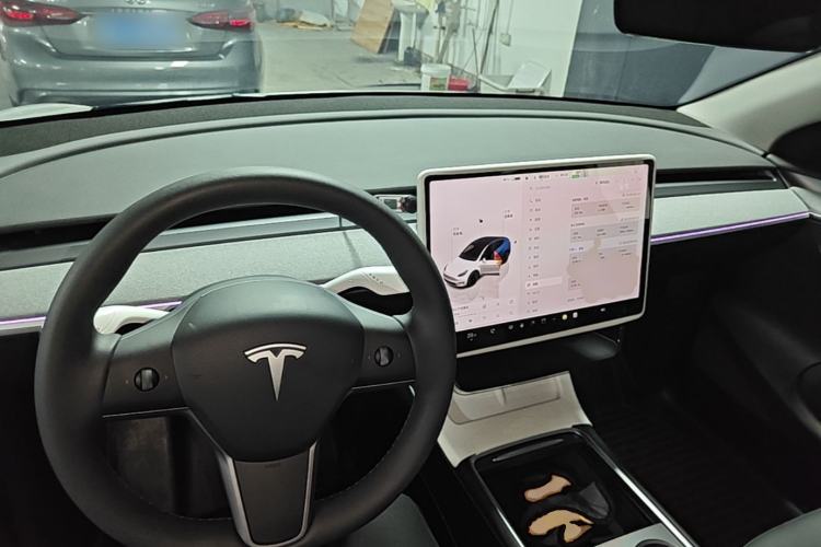 Used Tesla Model Y 2024 Rear-Wheel-Drive Version Center Console