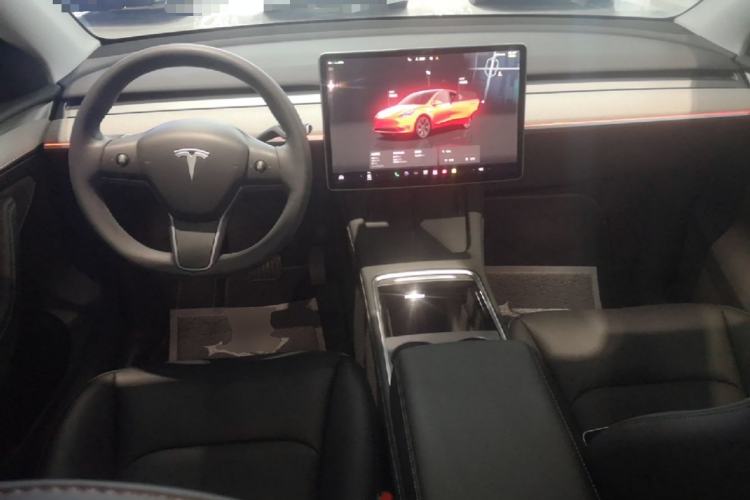 Used Tesla Model Y 2024 Long-Range All-Wheel-Drive Version Center Console
