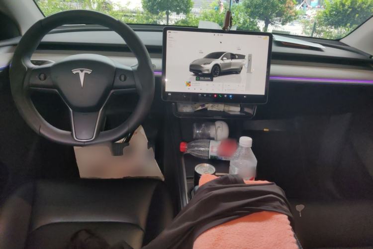 Used Tesla Model Y 2024 Rear-Wheel-Drive Version Center Console