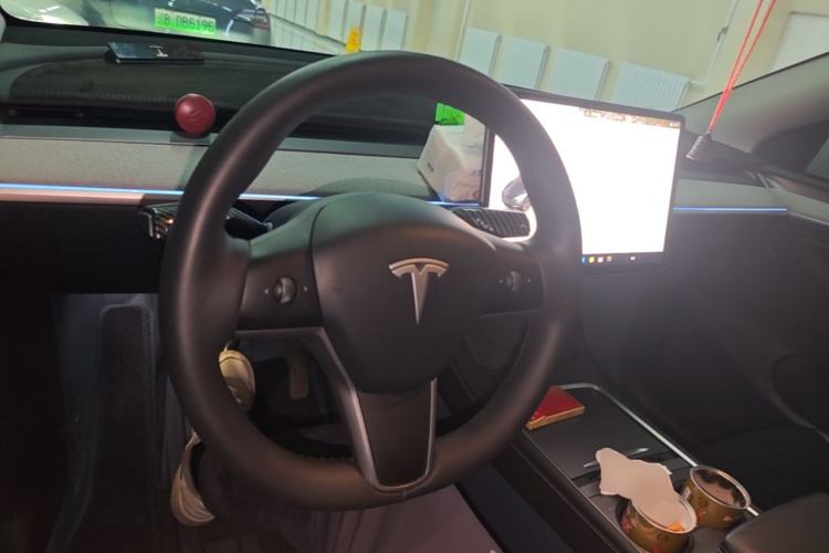Used Tesla Model Y 2024 Rear-Wheel-Drive Version Center Console