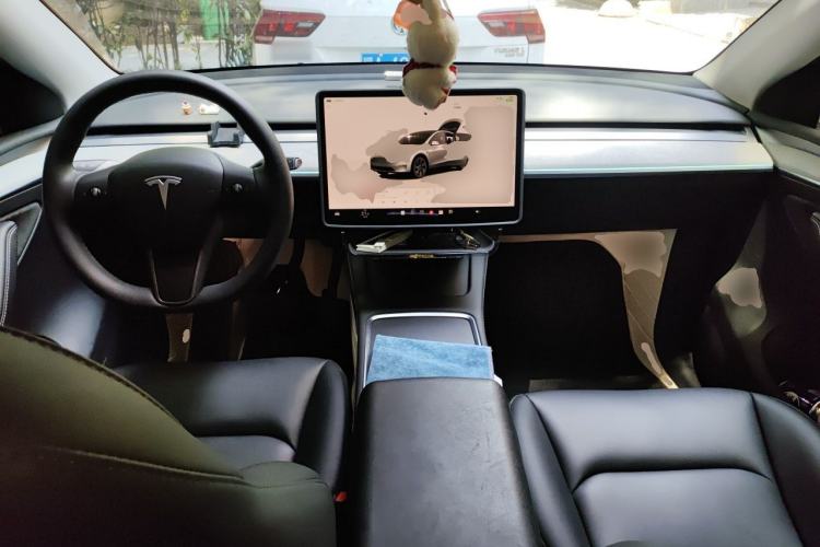 Used Tesla Model Y 2024 Rear-Wheel-Drive Version Center Console