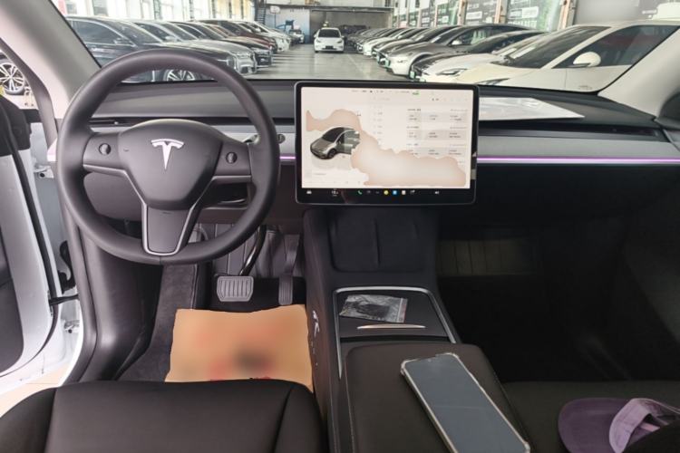 Used Tesla Model Y 2024 Long-Range All-Wheel-Drive Version Center Console