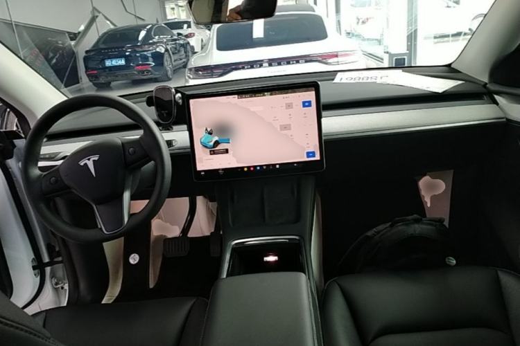 Used Tesla Model Y 2024 Rear-Wheel-Drive Version Center Console