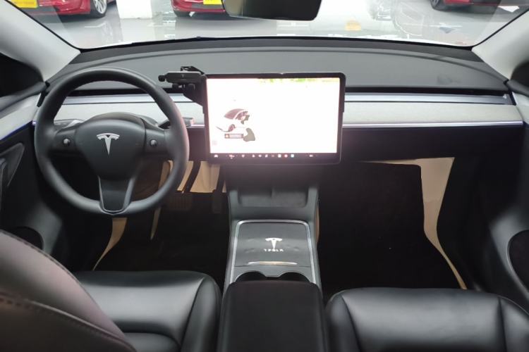 Used Tesla Model Y 2024 Long-Range All-Wheel-Drive Version Center Console