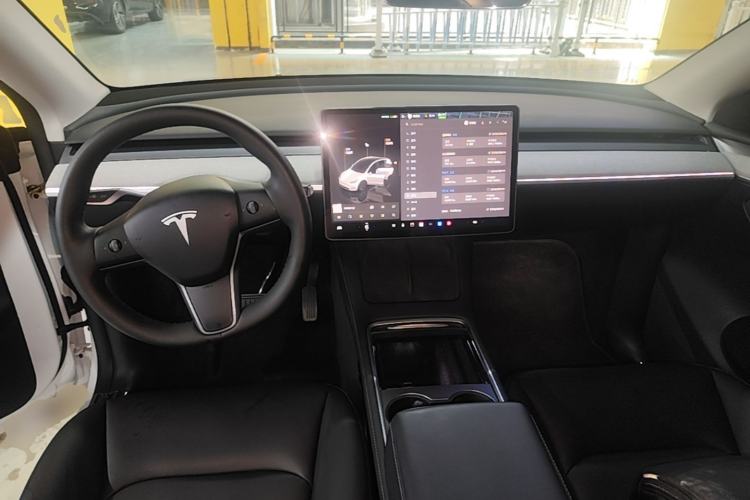 Used Tesla Model Y 2024 Rear-Wheel-Drive Version Center Console