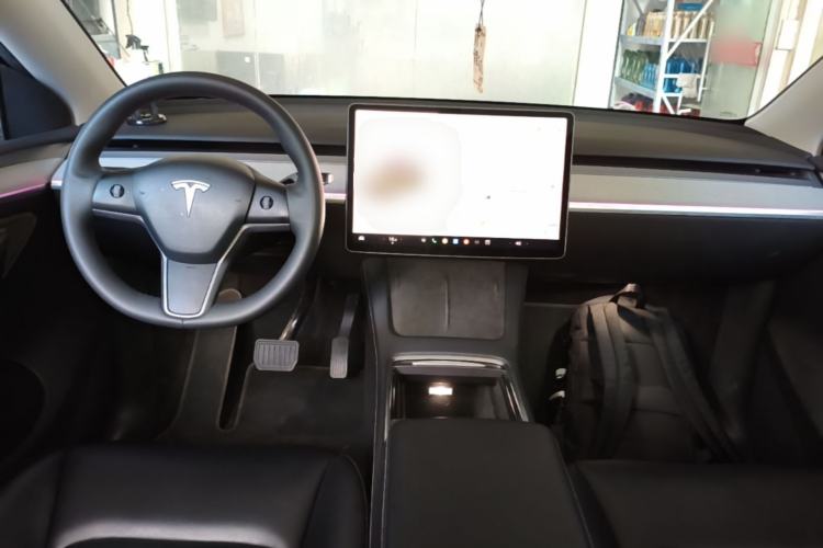 Used Tesla Model Y 2024 Rear-Wheel-Drive Version Center Console