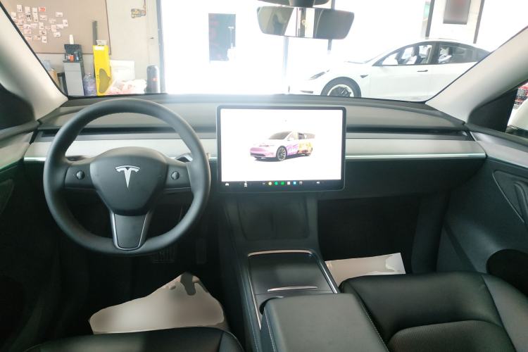Used Tesla Model Y 2024 Long-Range All-Wheel-Drive Version Center Console