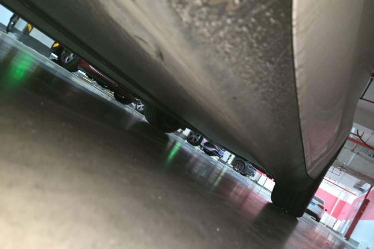 Used Tesla Model Y 2024 Long-Range All-Wheel-Drive Version Chassis Front Left