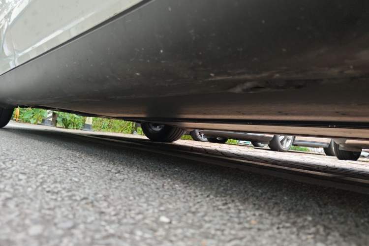 Used Tesla Model Y 2024 Rear-Wheel-Drive Version Chassis Front Right