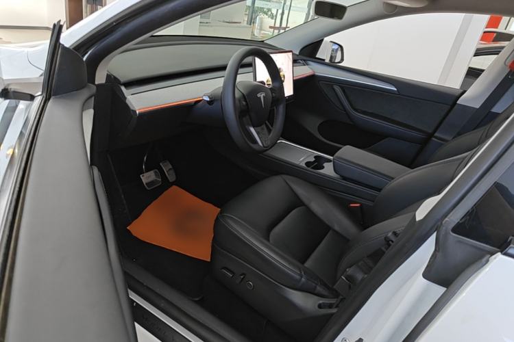 Used Tesla Model Y 2024 Long-Range All-Wheel-Drive Version Driver Seat