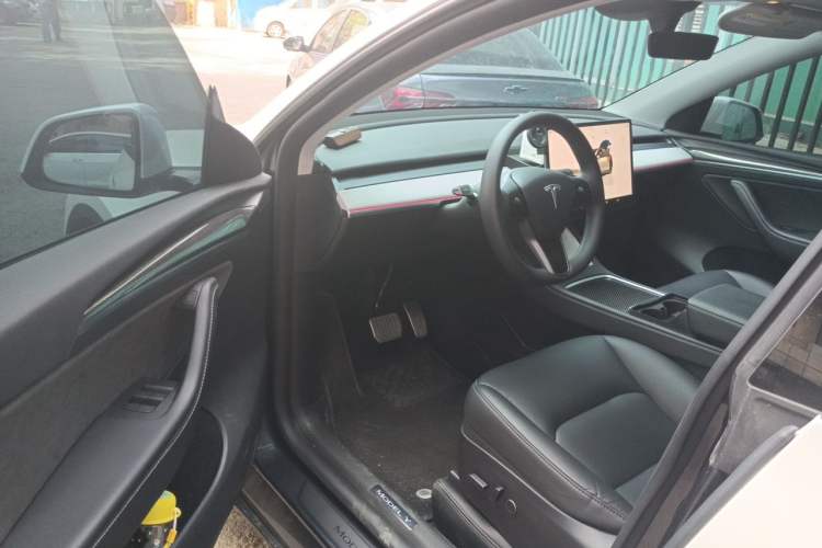 Used Tesla Model Y 2024 Rear-Wheel-Drive Version Driver Seat