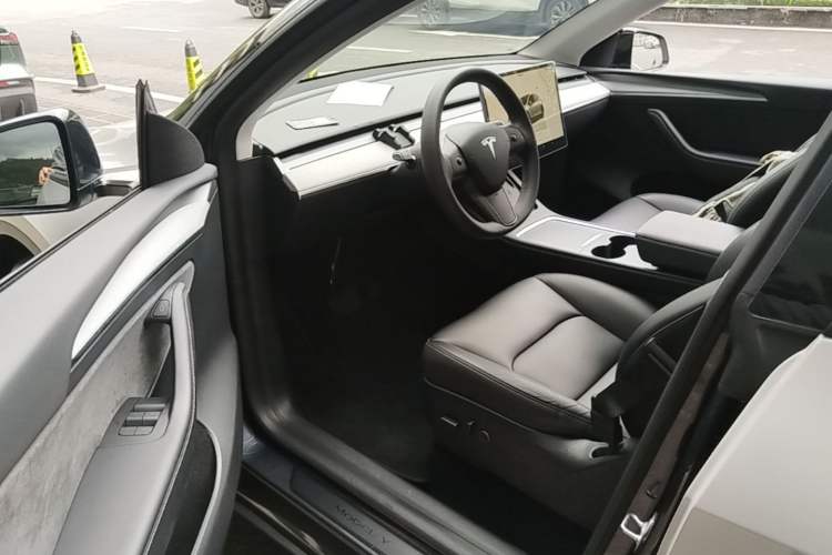 Used Tesla Model Y 2024 Rear-Wheel-Drive Version Driver Seat