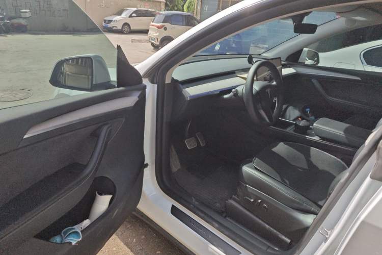 Used Tesla Model Y 2024 Rear-Wheel-Drive Version Driver Seat