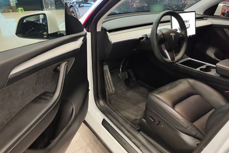 Used Tesla Model Y 2024 Long-Range All-Wheel-Drive Version Driver Seat