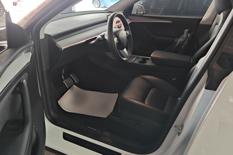 Used Tesla Model Y 2024 Rear-Wheel-Drive Version Driver Seat