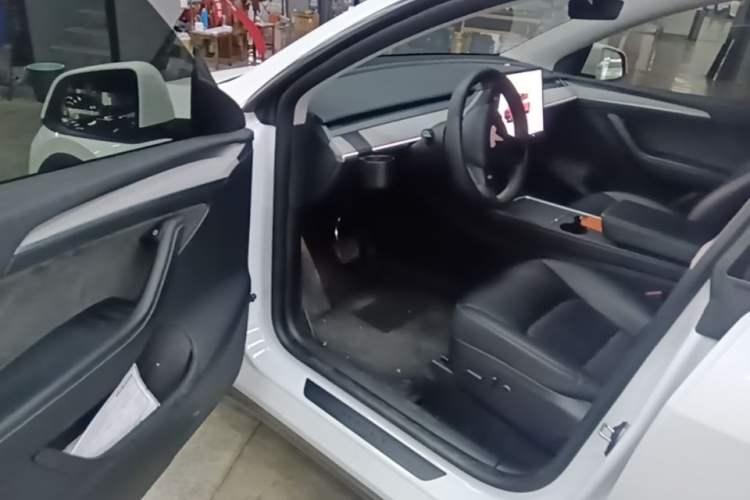 Used Tesla Model Y 2024 Rear-Wheel-Drive Version Driver Seat