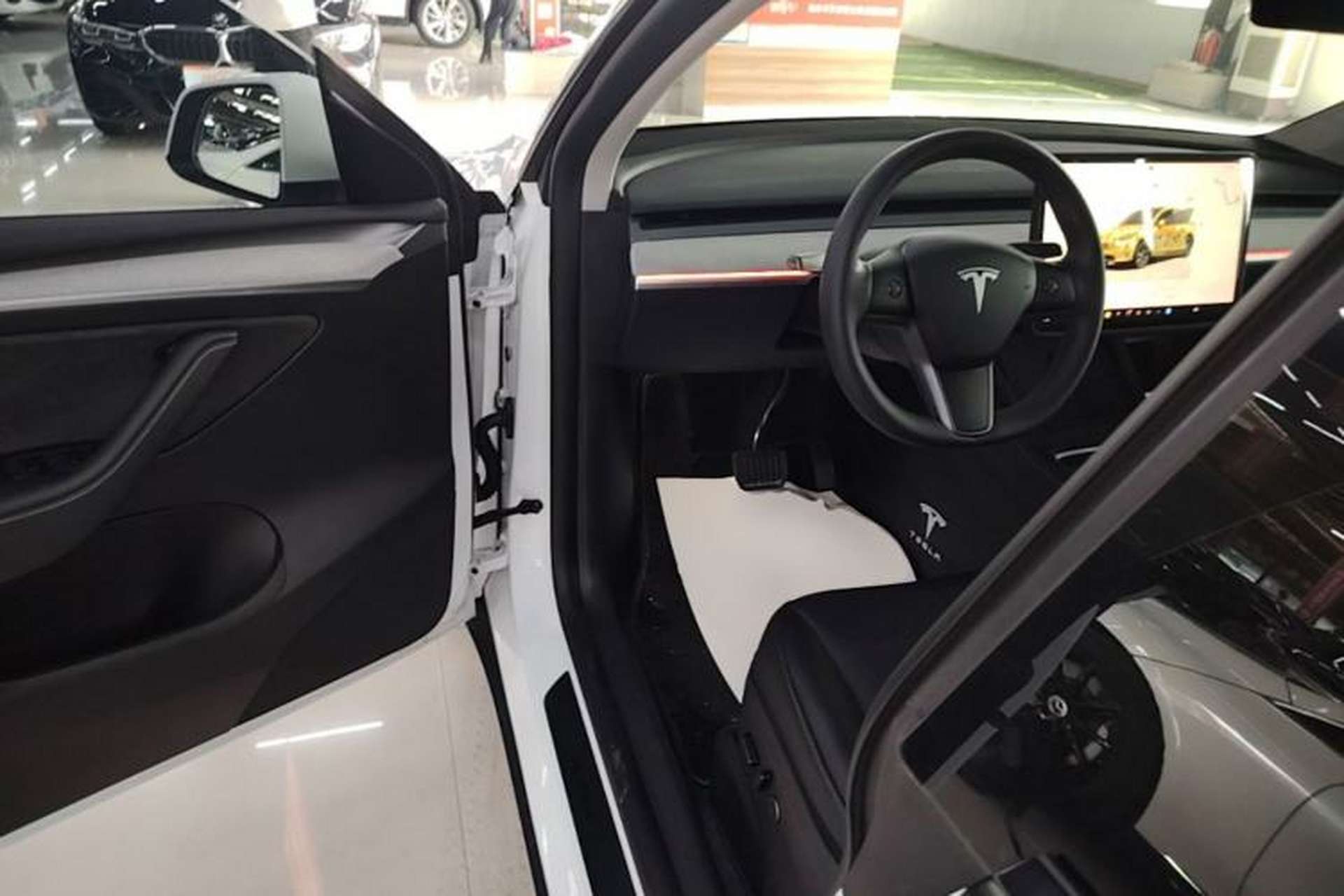 Used Tesla Model Y 2024 Rear-Wheel-Drive Version Driver Seat