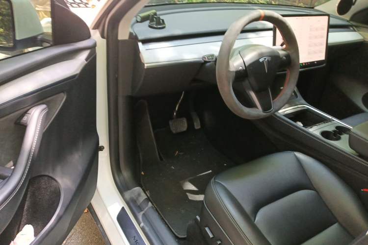 Used Tesla Model Y 2024 Rear-Wheel-Drive Version Driver Seat