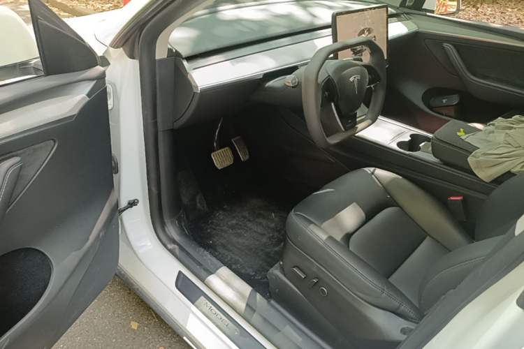 Used Tesla Model Y 2024 Rear-Wheel-Drive Version Driver Seat