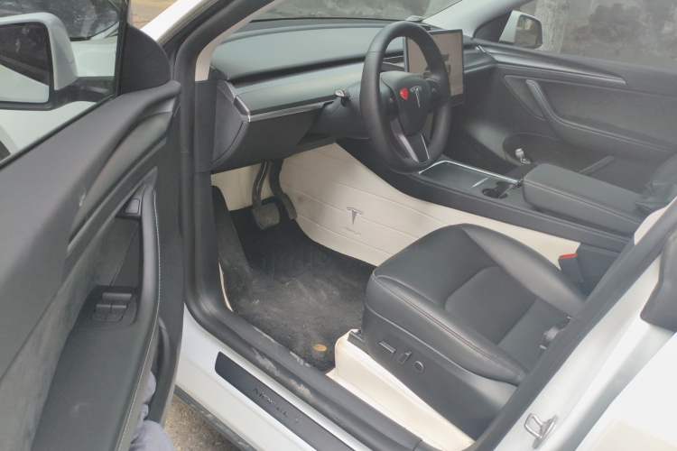Used Tesla Model Y 2024 Rear-Wheel-Drive Version Driver Seat
