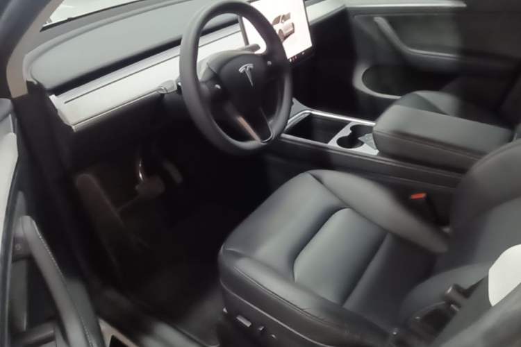 Used Tesla Model Y 2024 Rear-Wheel-Drive Version Driver Seat