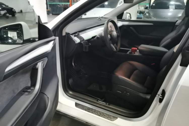 Used Tesla Model Y 2024 Rear-Wheel-Drive Version Driver Seat