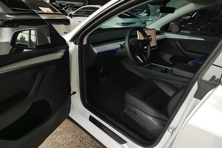 Used Tesla Model Y 2024 Rear-Wheel-Drive Version Driver Seat