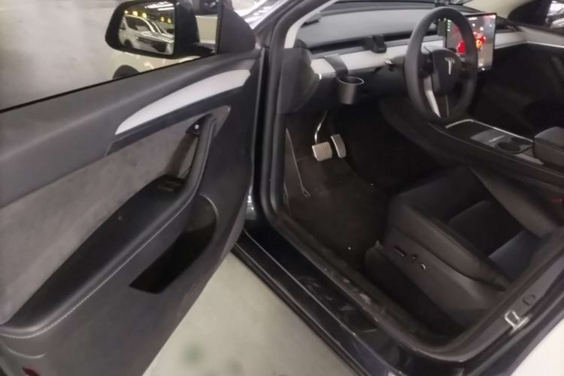 Used Tesla Model Y 2024 Rear-Wheel-Drive Version Driver Seat